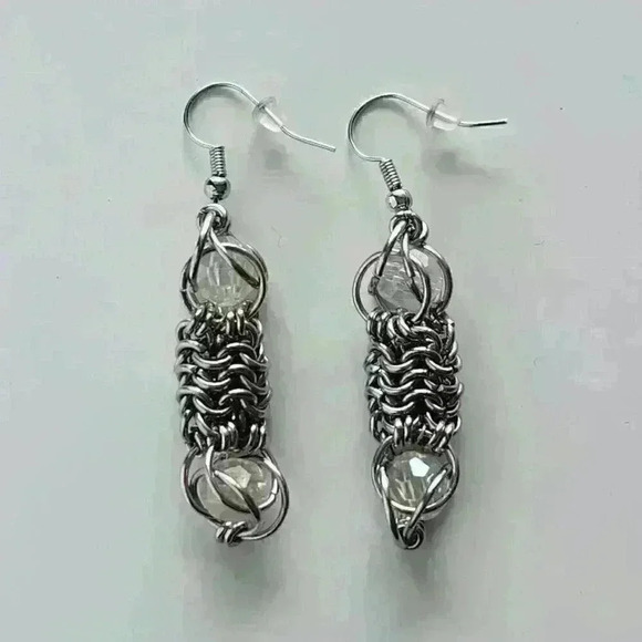 Silver chainmaille earrings with clear beads ✦ mermaid style dangle earrings ✦ - Picture 8 of 10